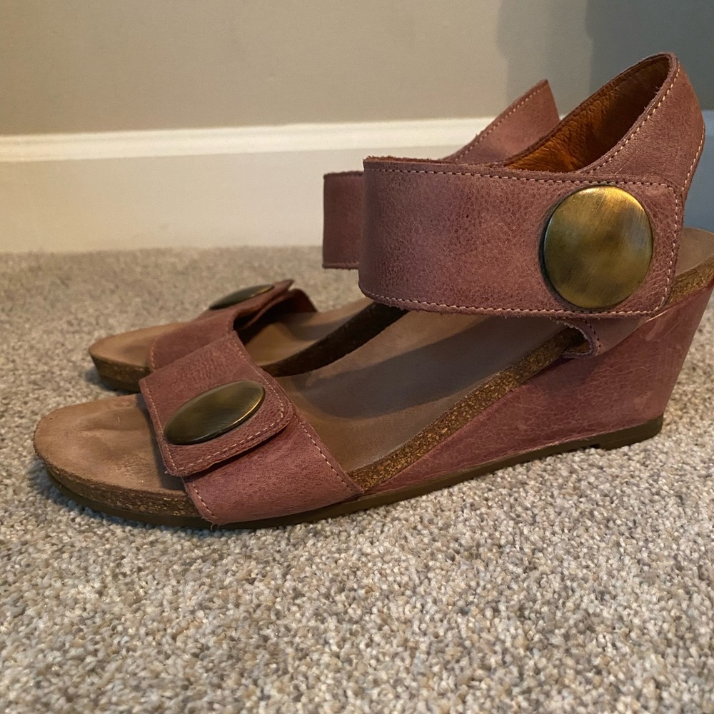 Taos wedge sandals